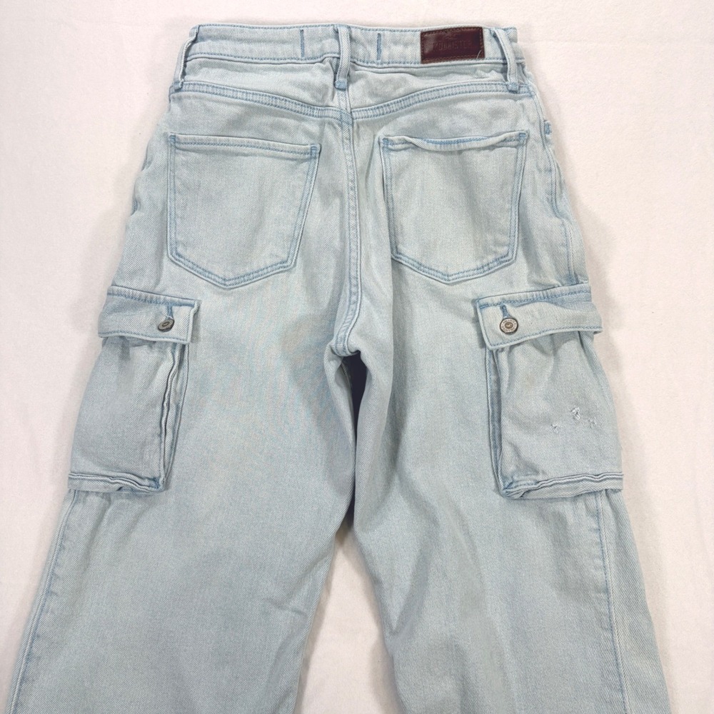 Hollister Ultra High-Rise Dad Jean Light Wash Cargo Denim W26 L31 Size 3R - Picture 7 of 7